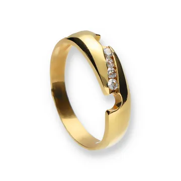 Złoty pierścionek z cyrkoniami